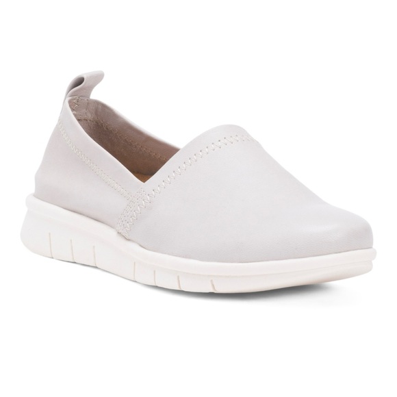 NIB Comfortiva Leather Carni Light Grey Slip-On Sneakers Size 9.5 - Picture 1 of 8